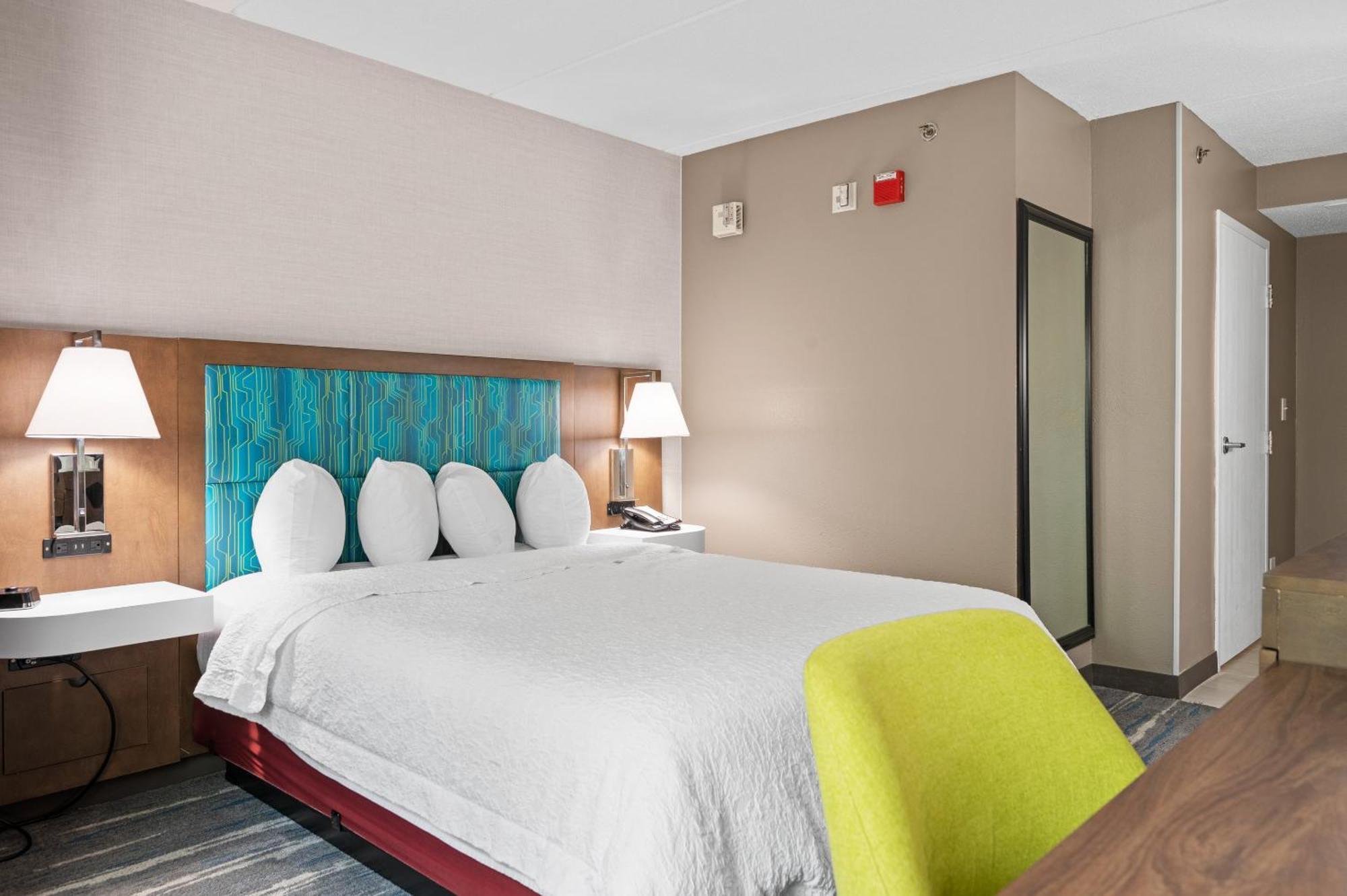 Hampton Inn Cleveland-Уестлейк Екстериор снимка